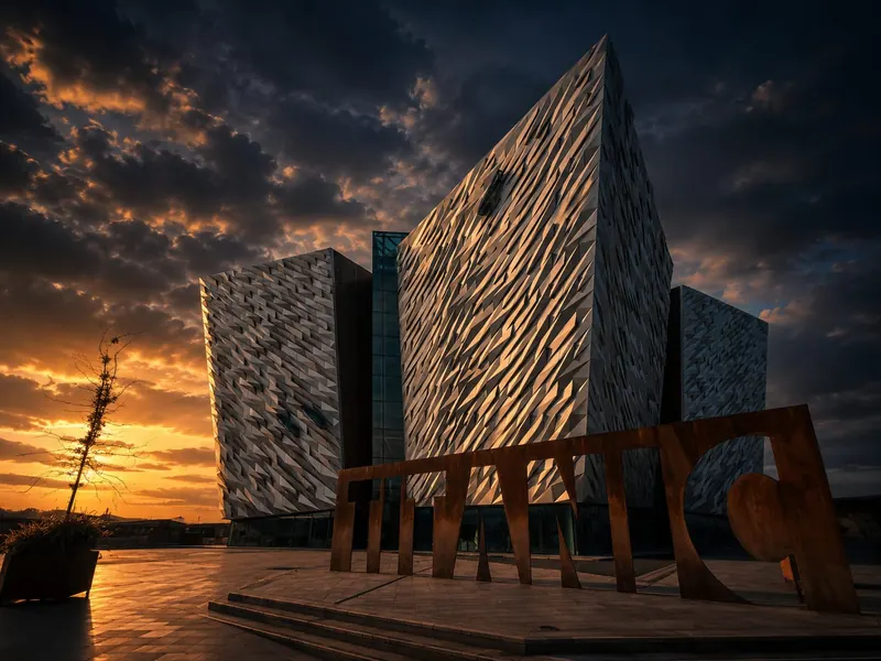 Titanic Belfast & City Highlights